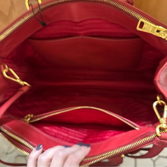 Prada $3,495  Galleria Saffiano Large Leather Bag 100% Authentic - Picture 7 of 14